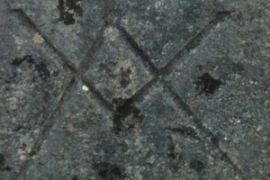 Est ce une stèle au symbole « maçonnique » ?