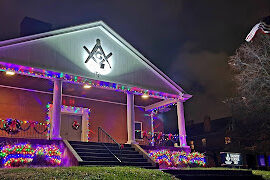 PHOTOS – TEMPLES MAÇONNIQUES DÉCORÉS POUR LES FÊTES