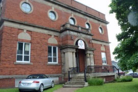 LES FRANCS-MAÇONS… UN GROUPE D’AMIS