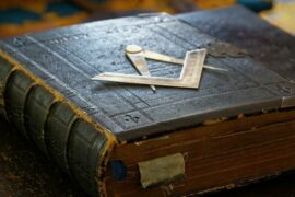 LES RITUELS FAVORISENT L’ÉCOUTE ET LA RÉFLEXION…