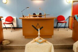 FRANC-MAÇONNERIE : AU SERVICE DE TOUS OU SEULEMENT DES ÉLITES ?