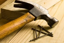 DANS UNE AUTRE VIE…JE SUIS UN MARTEAU