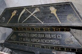 LA POUSSIERE ESOTERIQUE