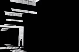 L’OBSCURITE VISIBLE : POURQUOI UNE PLUS GRANDE CLARTE REVELE UN MYSTERE PLUS PROFOND