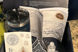 BONNE IDEE ! LA GRANDE LOGE DE NEW YORK OFFRE UN KIT DE BIENVENUE AU NOUVEAU APPRENTI