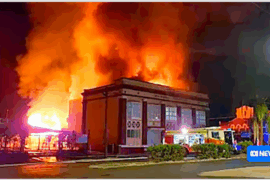 UN TEMPLE MAÇONNIQUE AUSTRALIEN DÉTRUIT PAR UN INCENDIE CRIMINEL