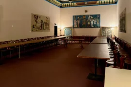 LA LOGE MAÇONNIQUE « LA FLANDRE » À BRUGES OUVRE SES PORTES AU PUBLIC APRÈS UN ACTE DE VANDALISME