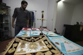 LA P.J. PORTUGAISE ENQUÊTE SUR UN « GRAND MAÎTRE » AUTOPROCLAMÉ POUR FRAUDE INTERNATIONALE