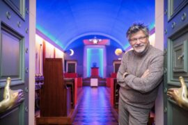 LA FRANC-MAÇONNERIE A BRUXELLES S’OUVRE : UN MAÎTRE DE LOGE TÉMOIGNE