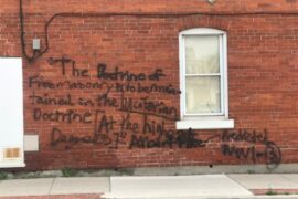 TEMPLE MAÇONNIQUE VANDALISÉ EN ONTARIO : LE CANULAR DE LEO TAXIL RESSORT À LA BOMBE