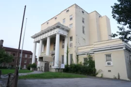 KNOXVILLE : QUAND UN TEMPLE MAÇONNIQUE DISPARAÎT, C’EST UNE PART DE LA MÉMOIRE QUI S’EFFACE
